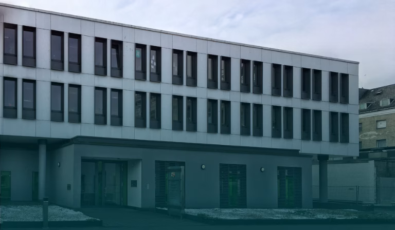 Wiederholtes „Auto-Posing“ rechtfertigt Anordnung einer MPU