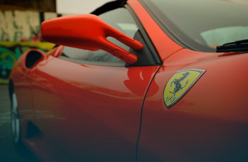 Kein Nachweis für Scheingeschäft: Kläger erhält Ferrari Daytona nicht zurück